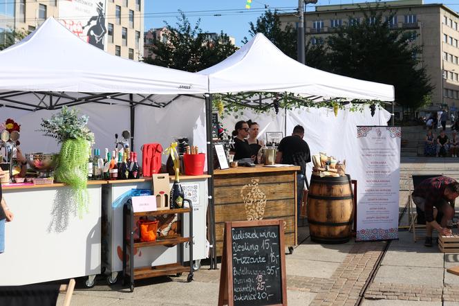 Trwa Fiesta Vinoteki w Katowicach. Degustacje, tańce i warsztaty na rynku