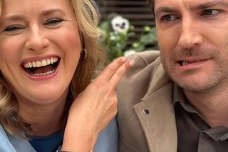 M jak miłość na planie. Julia (Marta Chodorowska), Dima (Michaił Pszeniczny)