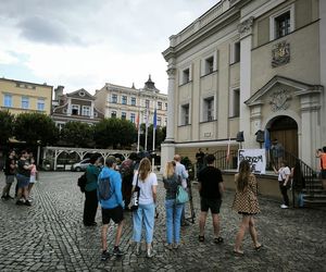 Manifestacja przeciwko niechęci do imigrantów w Lesznie 