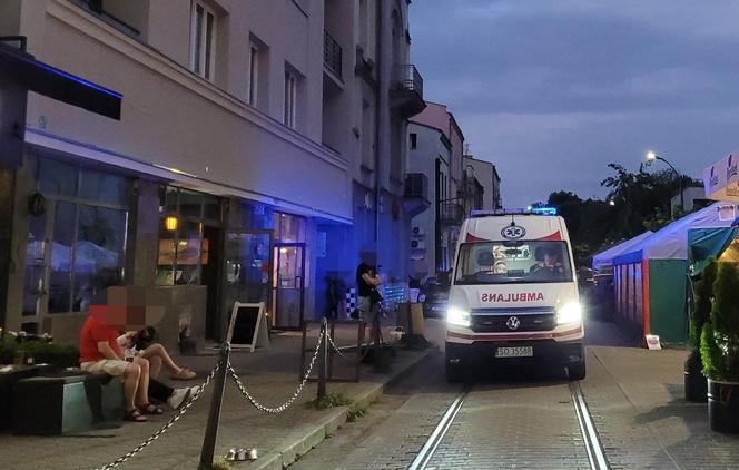 Dramat w Sosnowcu. 4-letnia dziewczynka wypadła z okna, nie daje oznak życia