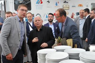 JAROSŁAW KACZYŃSKI NA ŻAGLOWCU.