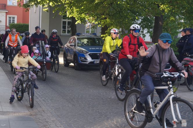 Rowerowa radość i ognisko na mecie. Rodzinna Masa Krytyczna przejechała przez Bydgoszcz