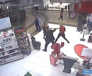 Brutalny atak na ochroniarza w galerii handlowej