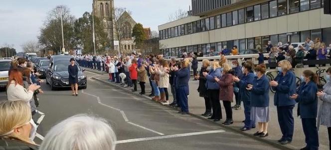 POLSKI bohater ratował chorych na Covid. Choroba zabiła go tuż przed przyjęciem szczepionki. Żałoba w Dorset