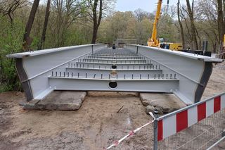 Powstaje nowa kładka nad Widawą we Wrocławiu. To część Odrzańskiej Trasy Rowerowej