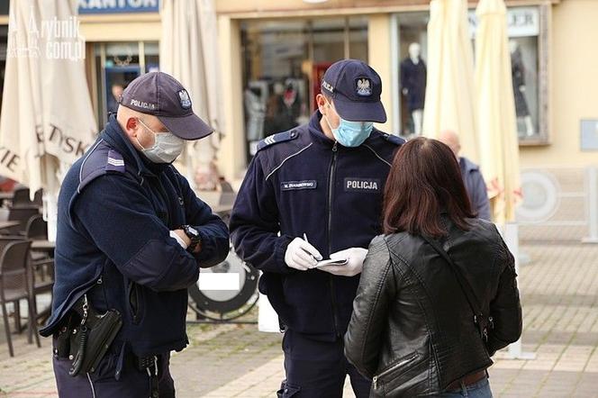  Koronawirus na Śląsku: MNÓSTWO mandatów za brak masek. Policjanci nie mają litości! Idą na REKORD