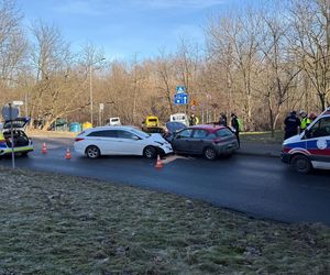 Poważny wypadek w Mysłowicach. Dwie osoby trafiły do szpitala