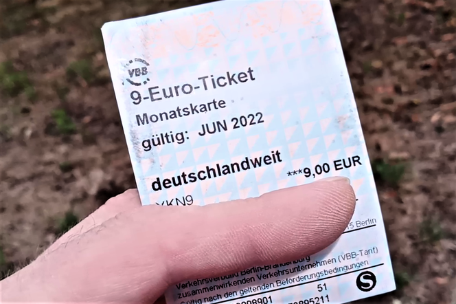 ﻿Bilet za 9 euro bije rekordy popularności! Jak tanio podróżować po Niemczech?
