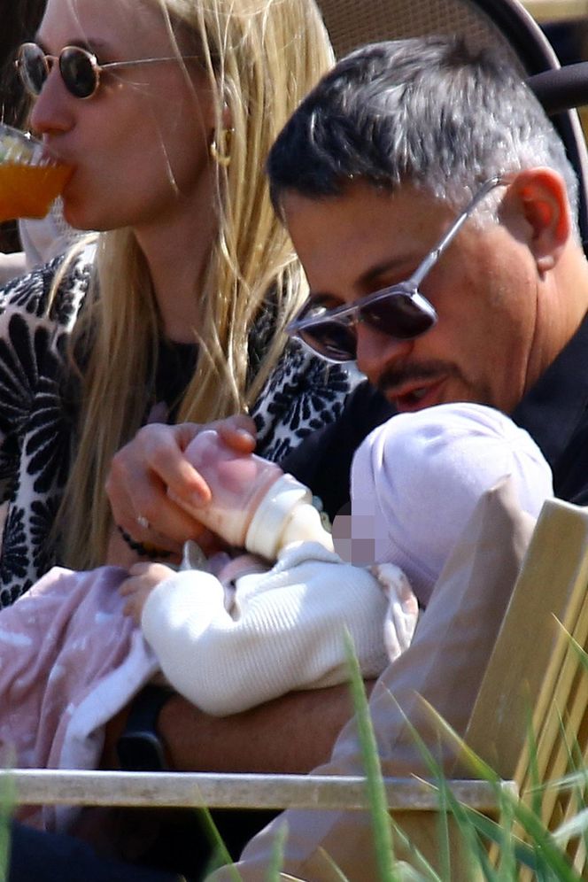 Krzysztof Ibisz je żonie z ręki