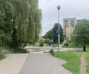 Schody dzielą ścieżkę rowerową. W internecie pojawiła się dyskusja na temat lubelskiej infrastruktury 