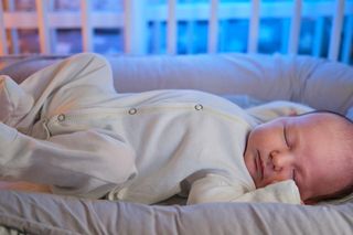 UOKiK skontrolował kokony i śpiworki niemowlęce. Efekt? 14 na 15 produktów miało wady