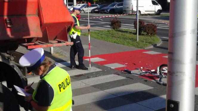 Wypadek w Wesołej. Matka i 9-letnia córka potrącone przez tira