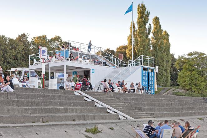 Klub Pomost 511 nad Wisłą w Warszawie