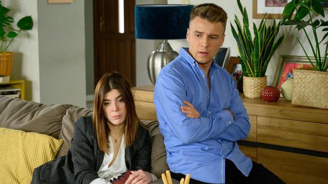 	Barwy szczęścia, odcinek 2255. Agata (Natalia Zambrzycka), Patryk (Konrad Skolimowski)