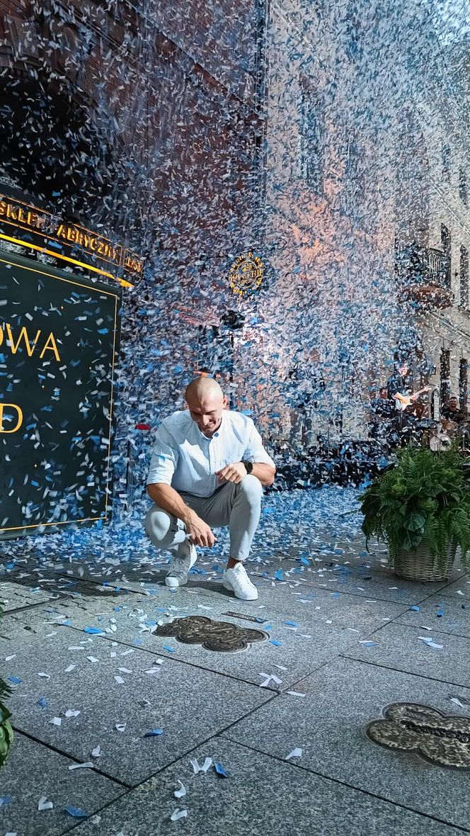 Mirosław Ziętarski z Katarzynką w Piernikowej Alei Gwiazd