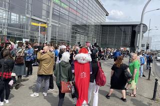 Pyrkon 2024 z kolejnym rekordem! Gigantyczna kolejka do wejścia ustawiała się na kilka godzin przed otwarciem! 