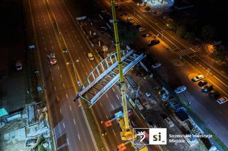 Kładka nad ulicą Struga