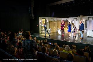 Spektakl „Prezent urodzinowy” Teatru Capitol w Centrum Sztuki Mościce