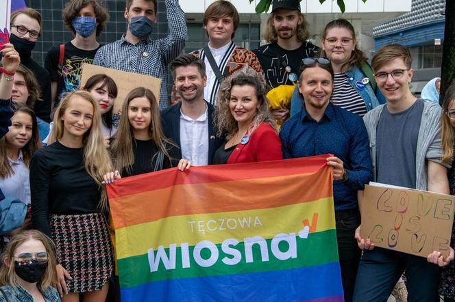 Katowice: Tłumy na proteście społeczności LGBT. "Ludzie to nie ideologia!" 