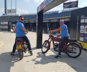 Osy kręciły kółka na stadionie żużlowym w Lesznie. Ogólnopolski zlot skuterów Osa Osieczna-Leszno 