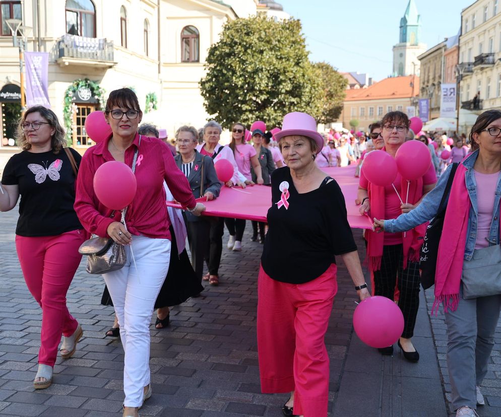 W centrum Lublina królował róż! Przez miasto przeszedł Marsz Różowej Wstążki