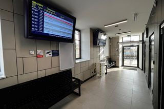 Stary dworzec w Gałkówku po remoncie