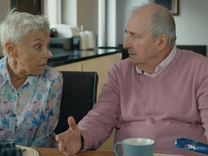 Barwy szczęścia, odcinek 3199: Krystyna (Hanna Bieluszko), Krzysztof Jaworski (Jacek Kałucki) 