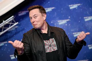 Elon Musk ma dość? Rozważa zostanie INFLUENCEREM na pełny etat!