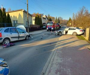 Czołowe zderzenie na ulicy Kościelnej w Starachowicach