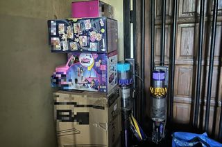 Za wycieczki i biżuterię płaciła firmową kartą. Uzbierało się ponad milion złotych