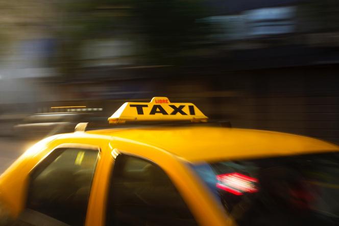 Taksówkarz zatrzymany we Wszystkich Świętych w Szczecinie. Był pod wpływem narkotyków 