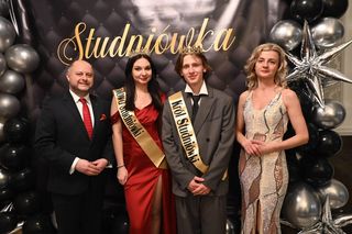Magiczna studniówka I LO im. Adama Mickiewicza w Rudzie Śląskiej. Ogłoszono króla i królową balu