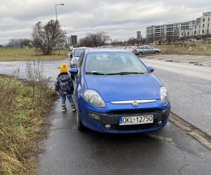 Problem z samochodami, potencjał w przestrzeni? 