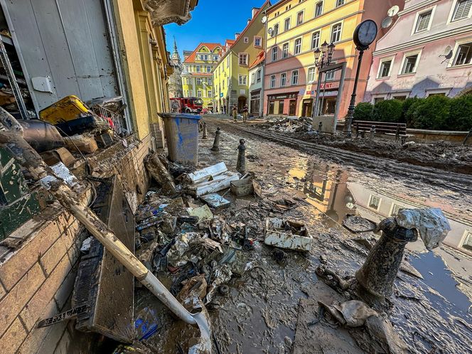  Powódź w Kłodzku. Ołtarze pływały w kilku metrowej wodzie. "Ta powódź była najgorsza"