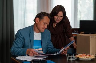 Barwy szczęścia odc. 2937: Robert Stefaniak (Paweł Ławrynowicz), Wanda Halicka (Beata Fido)