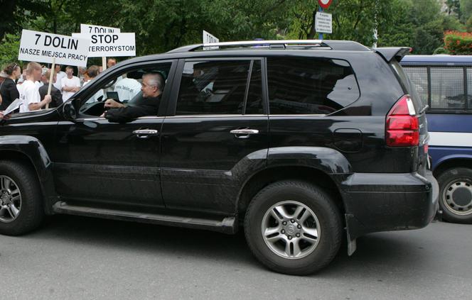 Włodzimierz Cimoszewicz jeździ Lexusem GX 470