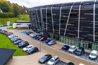 Zarówno wnętrza, jak i bryła Mercure Szczyrk Resort robią duże wrażenie