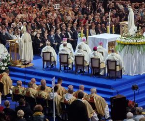 Szychy polityczne przyjechały do Rydzyka. Mamy zdjęcia ze środka Areny Toruń