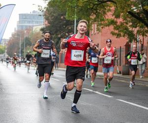 22. Poznań Maraton za nami. Tysiące biegaczy na ulicach Poznania 