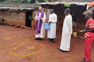 Polski Misjonarz opowiada jak wygląda świętowanie Wszystkich Świętych w Kamerunie 