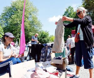 Pozbądź się zbędnych rzeczy i zarabiaj. Miejska Garażówka na Ligocie - ZDJĘCIA