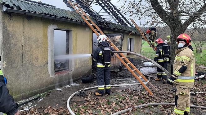 Pożar zabrał im dobytek całego życia. Rodzina z trójką dzieci potrzebuje pomocy 