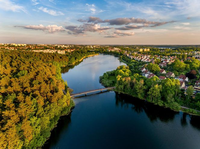 Najdroższe kurorty: Świnoujście, Międzyzdroje, Sopot, Mikołajki, Olsztyn, Kraków, Zakopane, Szczawnica, Szklarska Poręba, Świeradów Zdrój, Karpacz