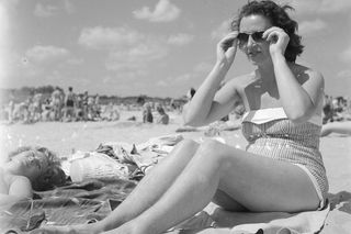 To były wakacje! Zobacz, jak się wypoczywało nad Bałtykiem 70 lat temu!