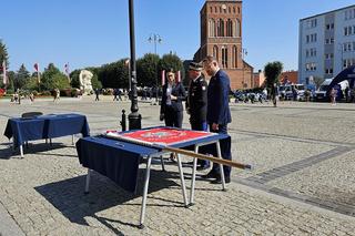 Nadanie sztandaru dla KPP w Świdwinie