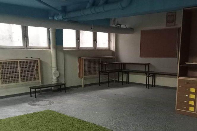 Dzieci z SP 33 w Olsztynie nie mają gdzie ćwiczyć? Rodzice założyli zbiórkę na remont sali gimnastycznej [ZDJĘCIA]