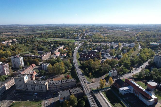 Przebudowa linii kolejowej w Bytomiu dobiega końca. Ruch towarowy został już przywrócony, a kiedy pasażerski?