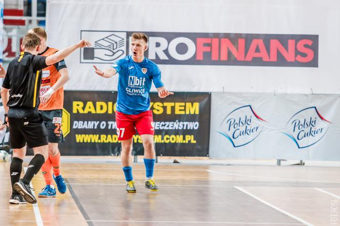 FC KJ Toruń - Piast Gliwice 2:5