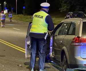 Makabra na Wisłostradzie. Roztrzaskane auta i motocykle. Dwie osoby reanimowane w tym dziecko 