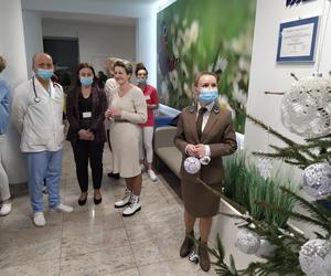 ZOBACZ ZDJĘCIA choinki ubranej w 2022 roku w Siedleckim Centrum Onkologii